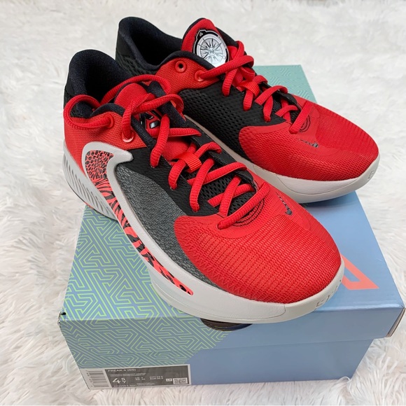 Nike Kids' Grade School Freak 4 Basketball Shoes University Red / Bright Crimson - Picture 1 of 9